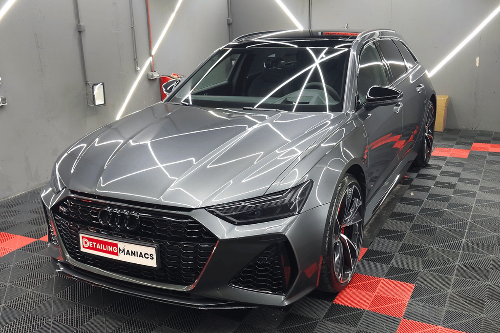 Finisajul caroseriei unui Audi RS6 Avant protejat ceramic