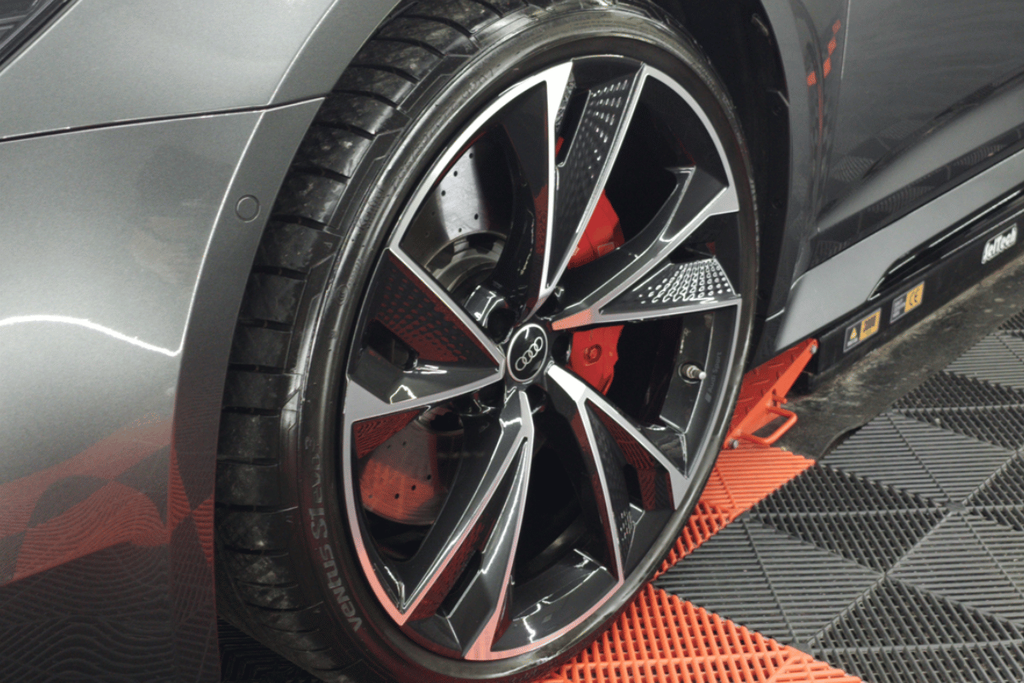 detailing jante si anvelope audi rs6