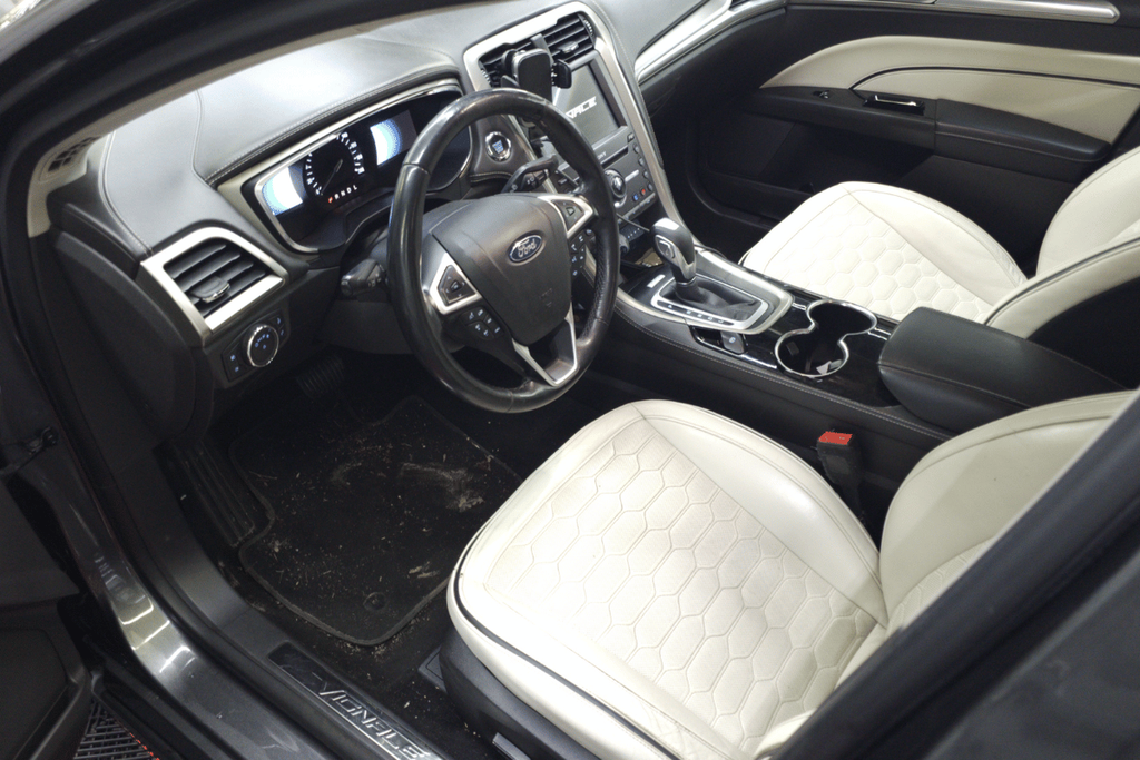 interior murdar la sofer ford mondeo